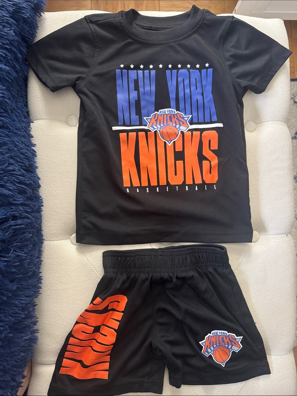 New York Knicks Kids' Black Short Sleeve Tee & Shorts Set